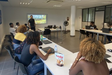 Suivre une formation en alternance à la Réunion pour obtenir un titre de niveau 6 de bachelor responsable du développement commercial