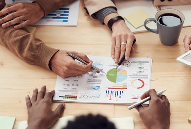 Suivre une formation en alternance à la Réunion pour obtenir un titre bachelor responsable du développement commercial
