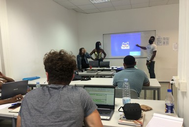 Suivre une formation en alternance à la Réunion pour obtenir un titre de vendeur conseil en magasin